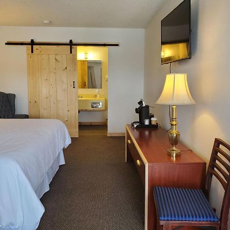 Warden Inn Deer Lodge Esterno foto